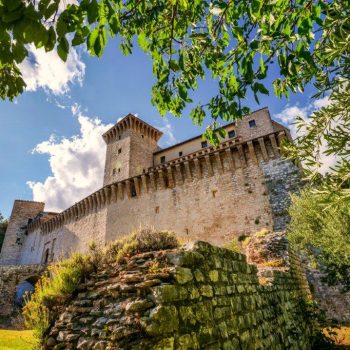 Ferragosto a Gualdo Tadino tra arte, natura e sapori