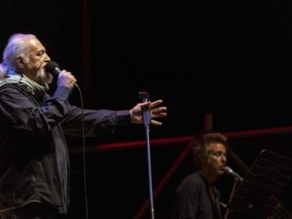Finardi incanta Gubbio: magia e musica in Piazza Grande