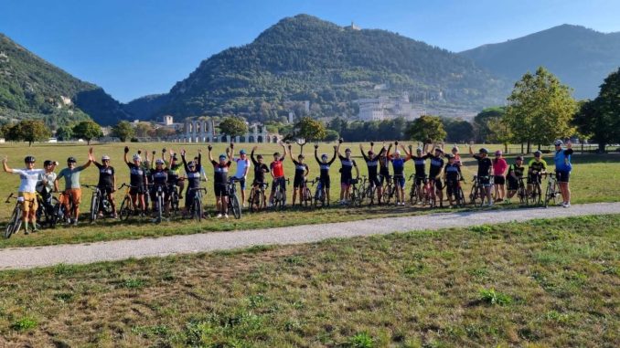 Granfondo Montefeltro anima Gubbio con eventi sportivi e culturali
