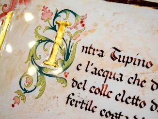 Gubbio celebra la parola scritta con 40 formelle d’autore