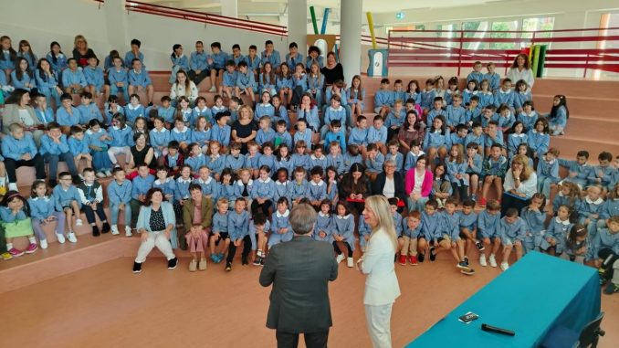 Primo giorno di scuola a Gubbio tra ritorni e simboli