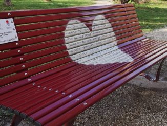 Gubbio illumina piazze e cuori contro la violenza di genere