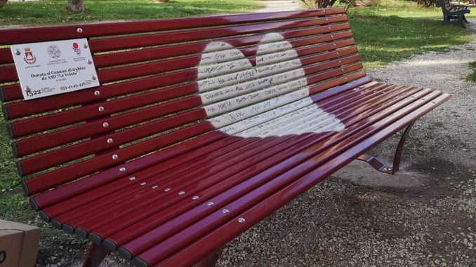 Gubbio illumina piazze e cuori contro la violenza di genere