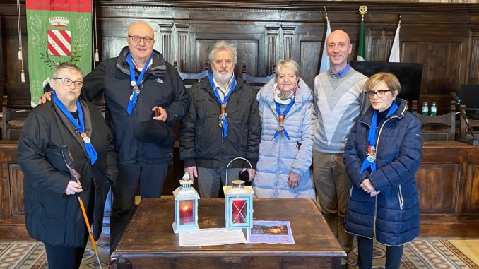 La Luce di Betlemme accolta in Comune a Gualdo Tadino