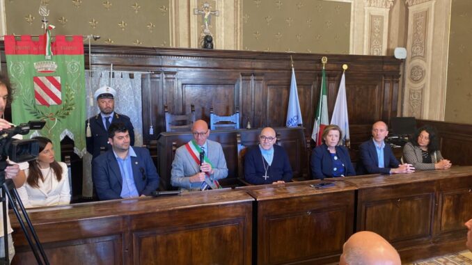 Vescovo Accrocca accolto a Gualdo Tadino