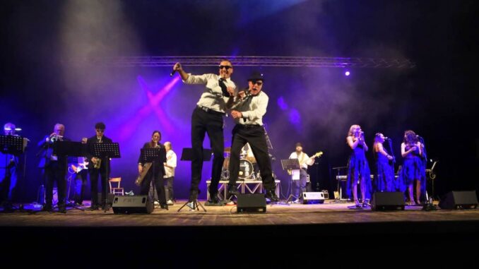 Beneficenza unisce la musica e il cinema a teatro